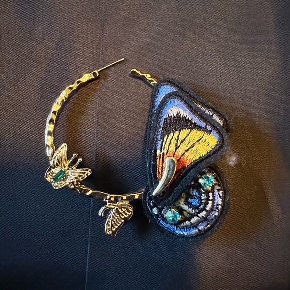 Hoop Pierced Earrings - Picture 2 of 3